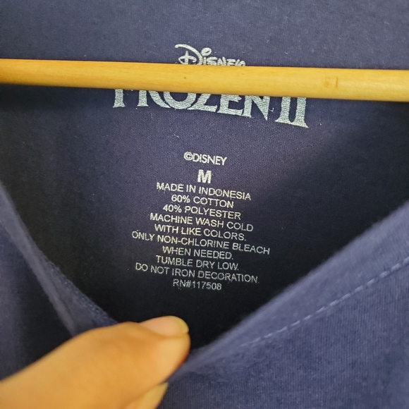 Disney's Frozen T-shirt - Picture 8 of 9